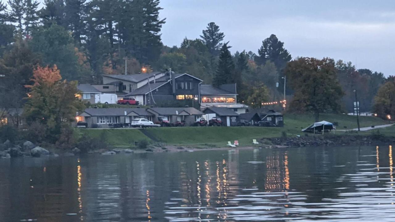 Valois Motel & Restaurant Mattawa Exteriör bild