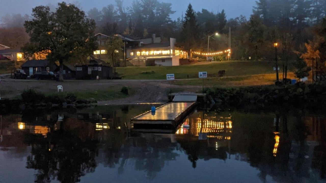 Valois Motel & Restaurant Mattawa Exteriör bild