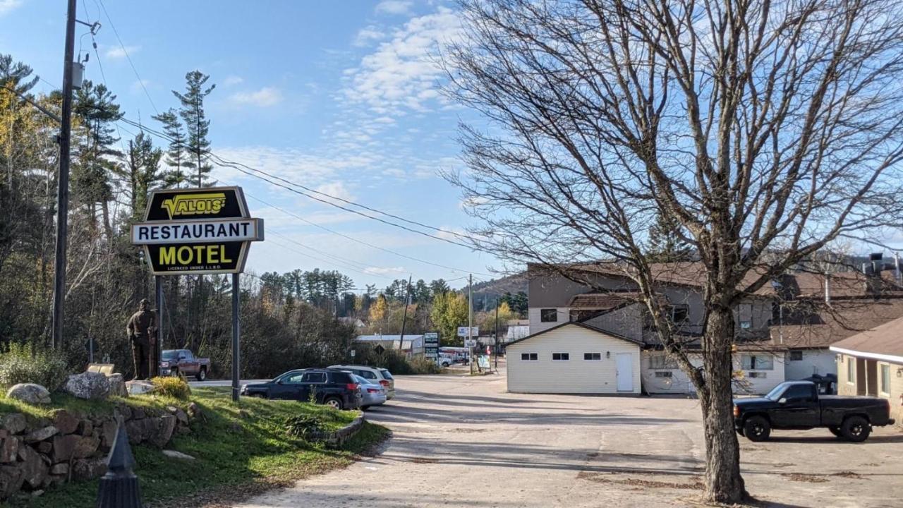 Valois Motel & Restaurant Mattawa Exteriör bild